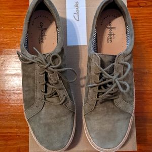 Clarks sneakers size 10